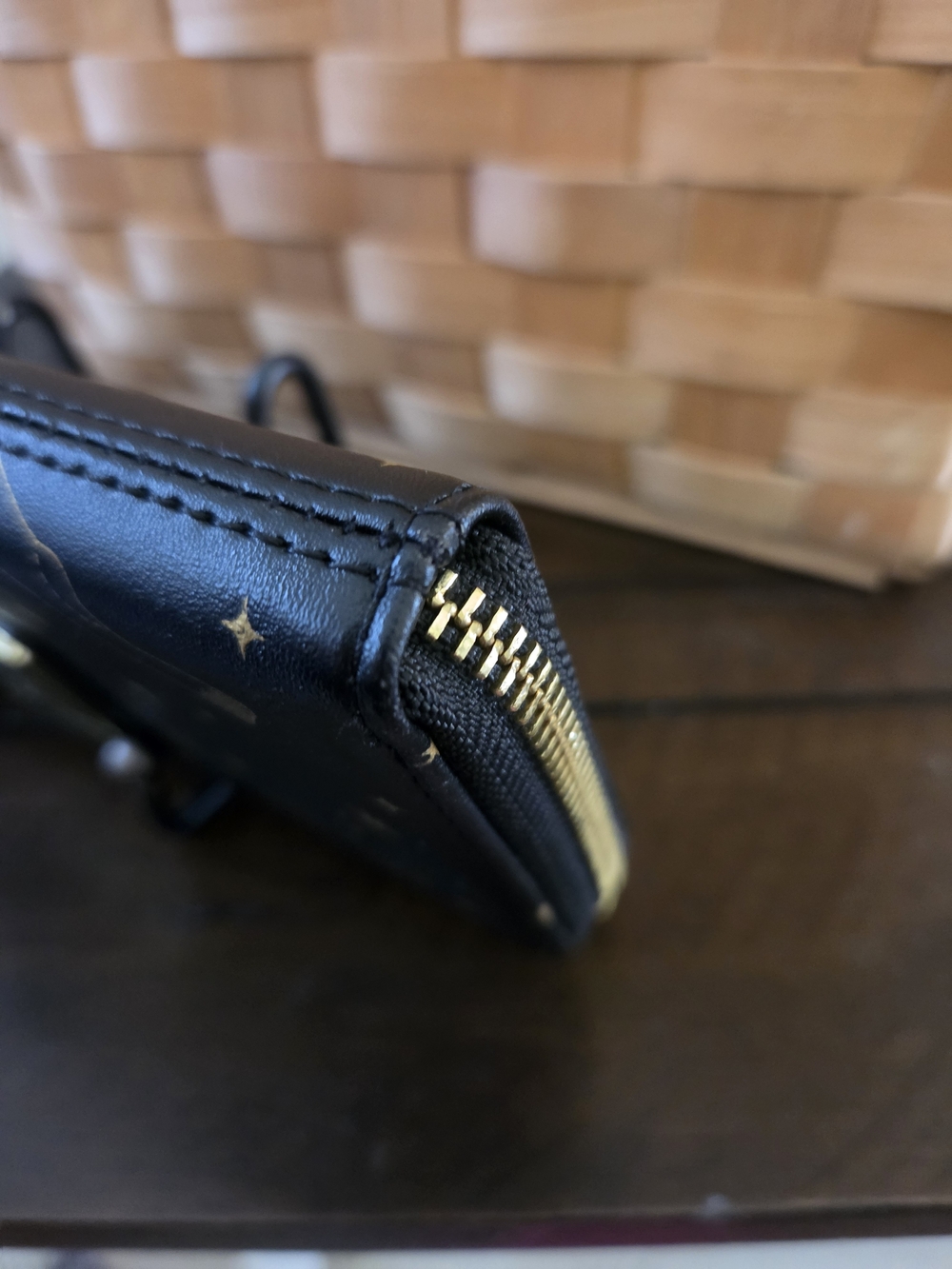 Loungefly Harry Potter - With Dobby Face Detail Zip Around Wallet - Picture 8 of 10